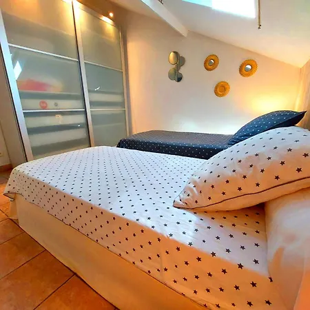 La Maison Pitok A 400m De La * לה-לונד-לה-מורה